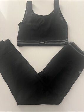 Penn reversible sports bra and legging set